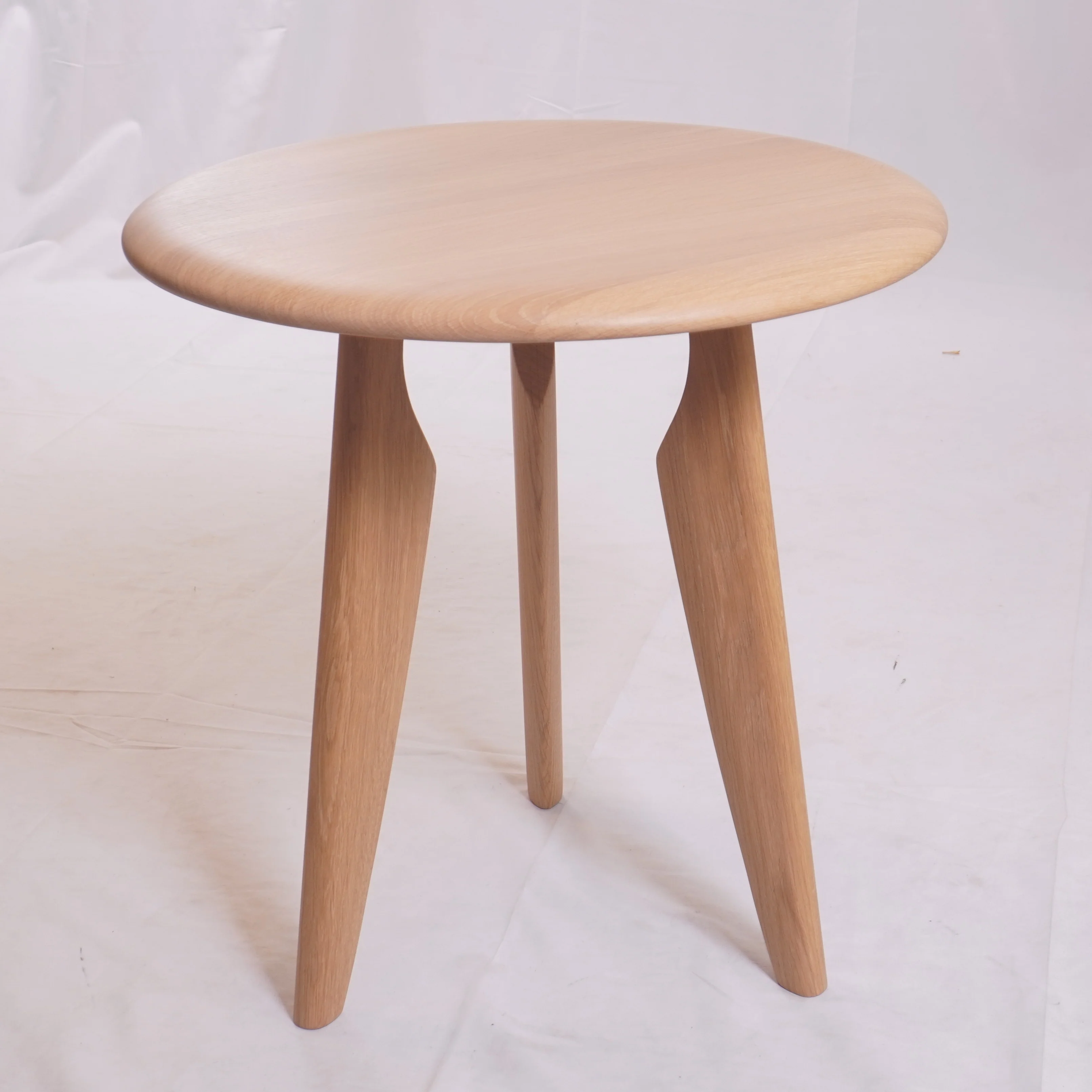 Benchmark Furniture Iklwa Side Table - Image 4