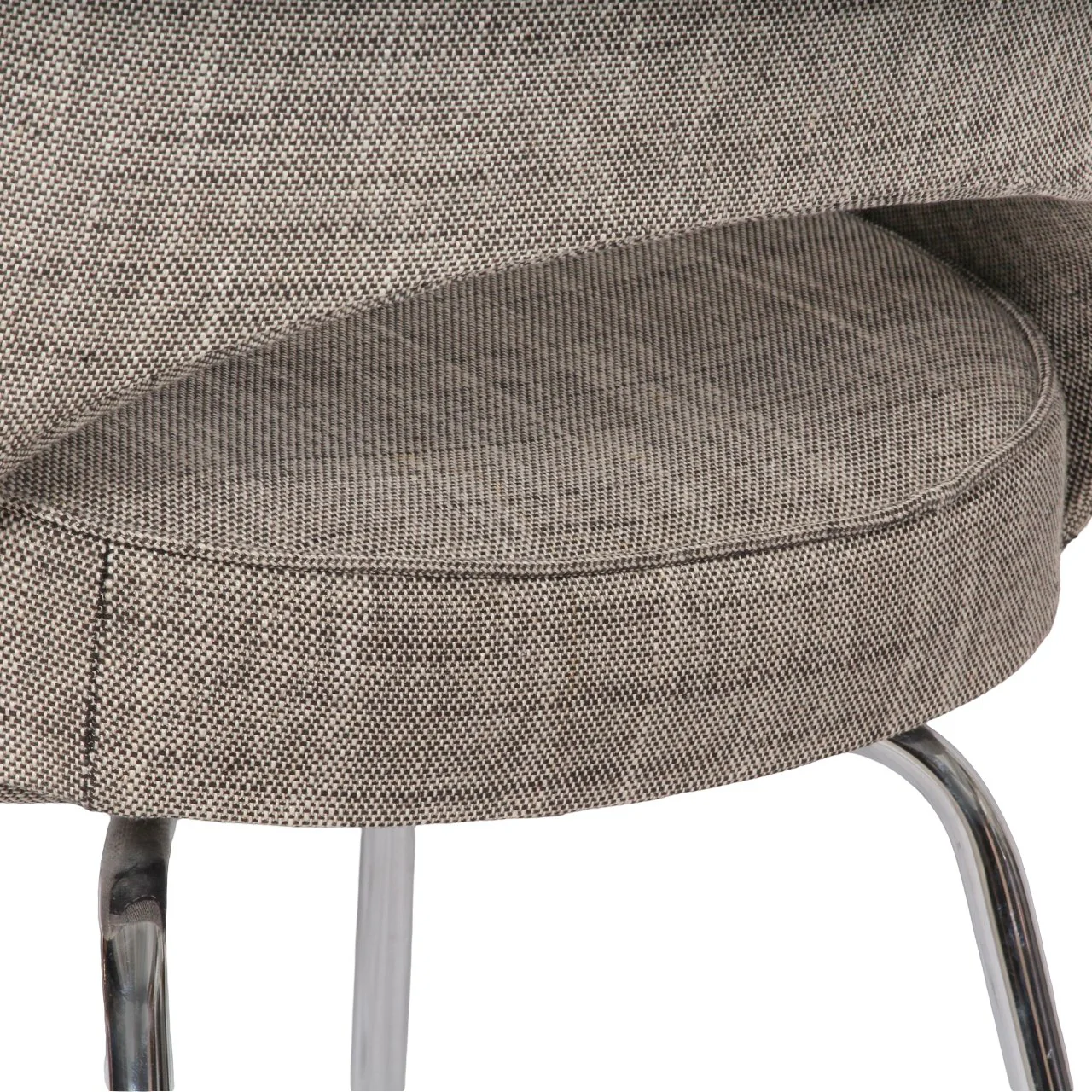 Eero Saarinen Executive Armchairs Upholstered in Kravet C1970s, set of 6 - Image 6