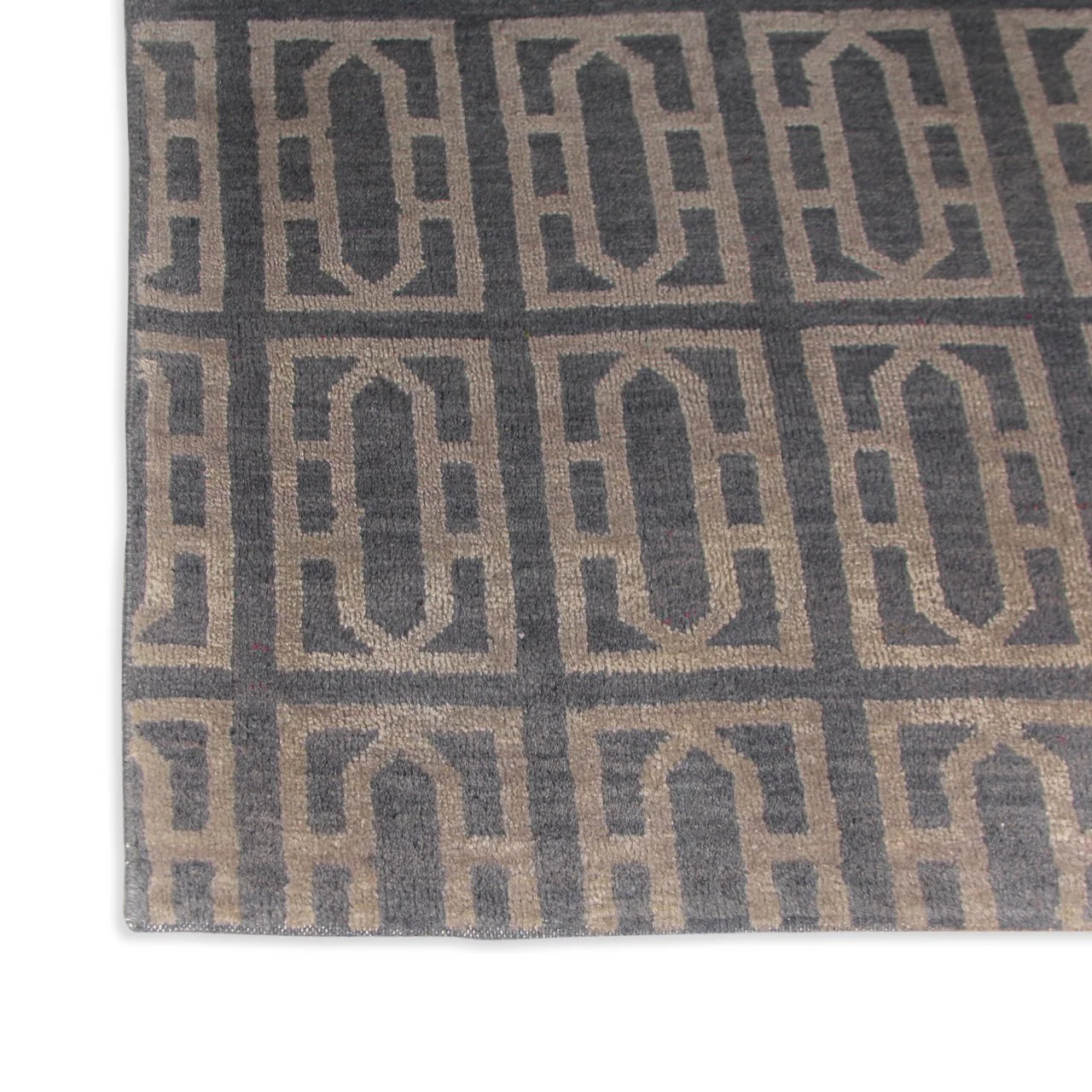 Hand-knotted Gate Carpet from Room & Board  (9 ft 9 in x 8 ft) - Image 3