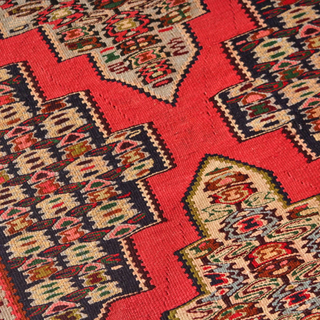 Hand Knotted Meshkin Persian Wool Runner Carpet (2 ft 8 in x 9 ft 6 in) - Image 7