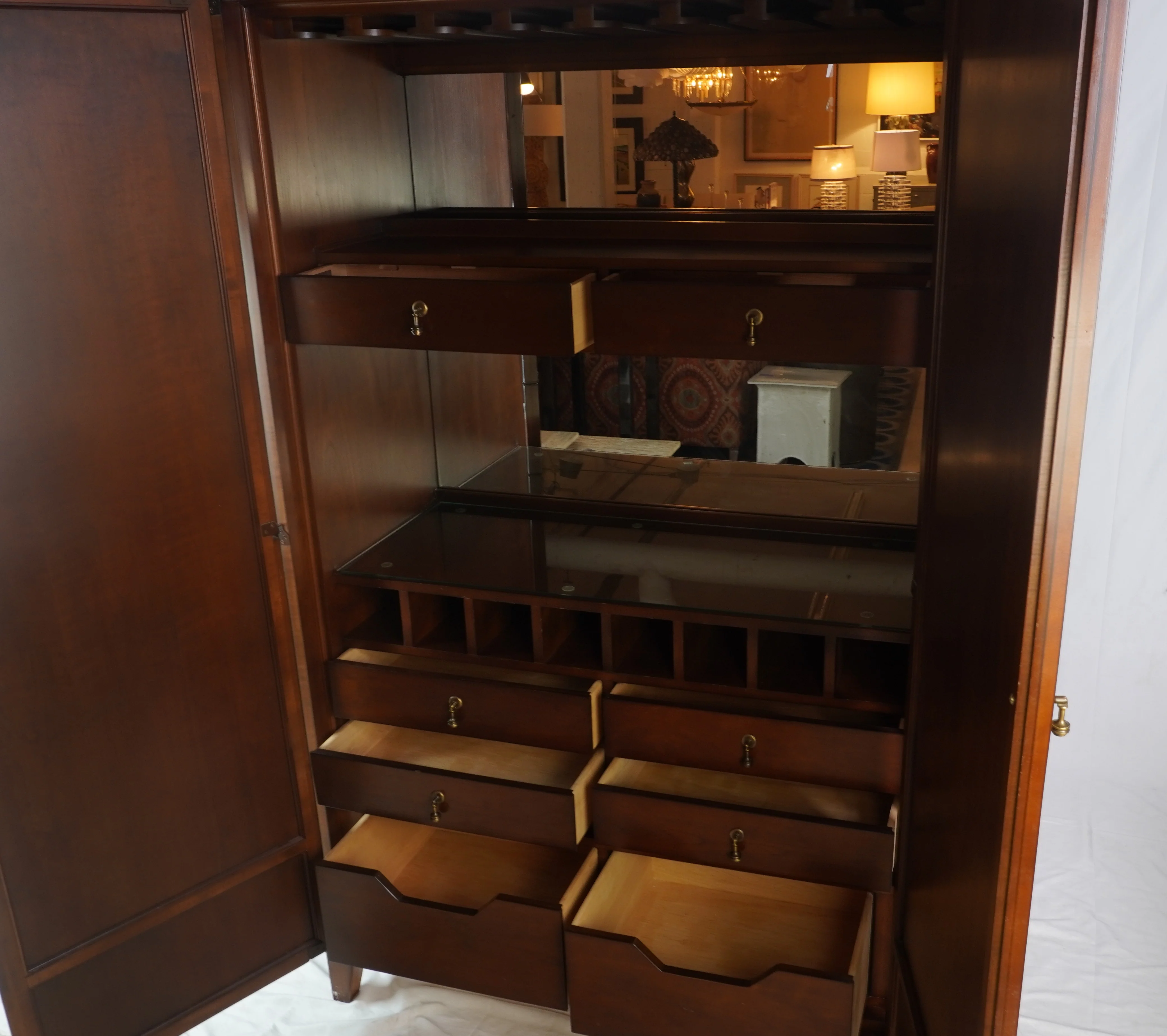Hickory Chair Furniture Antiqued Mirrored Bar Cabinet Credenza Breakfront Sideboard - Image 3
