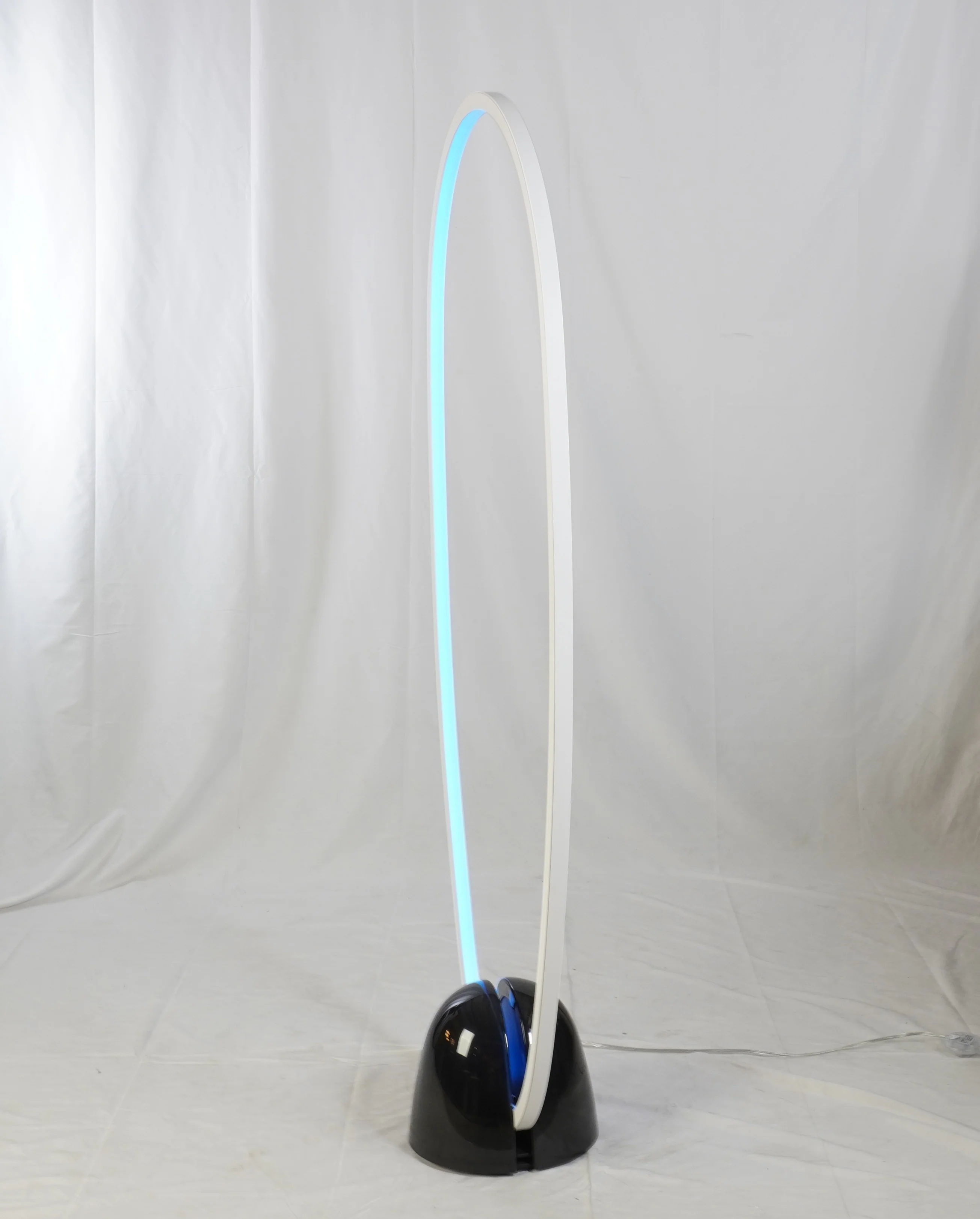 Italian Andcosta Daytona Swivel LED Floor Lamp - Medium, from Roche Bobois - Image 6