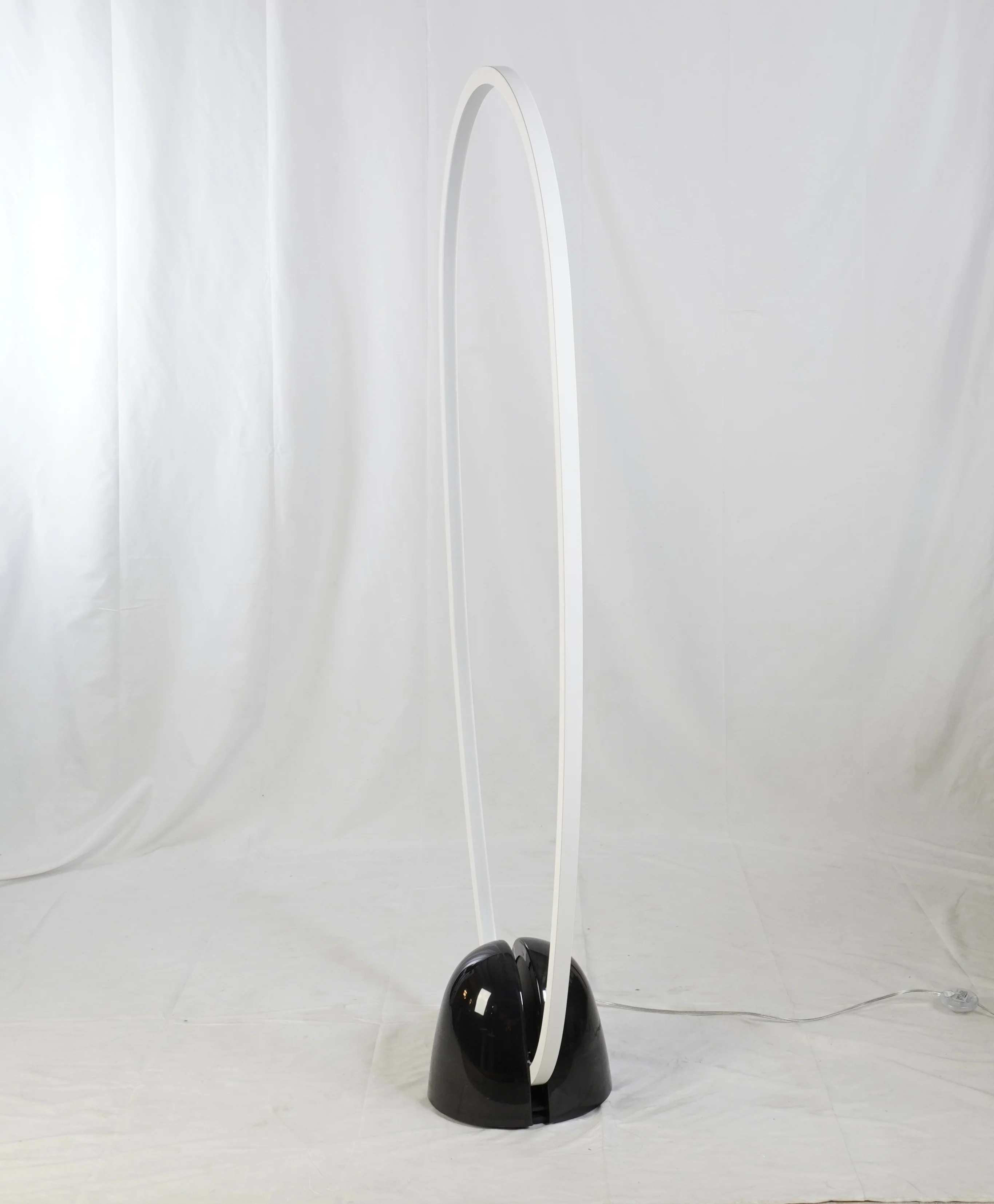 Italian Andcosta Daytona Swivel LED Floor Lamp - Medium, from Roche Bobois - Image 7