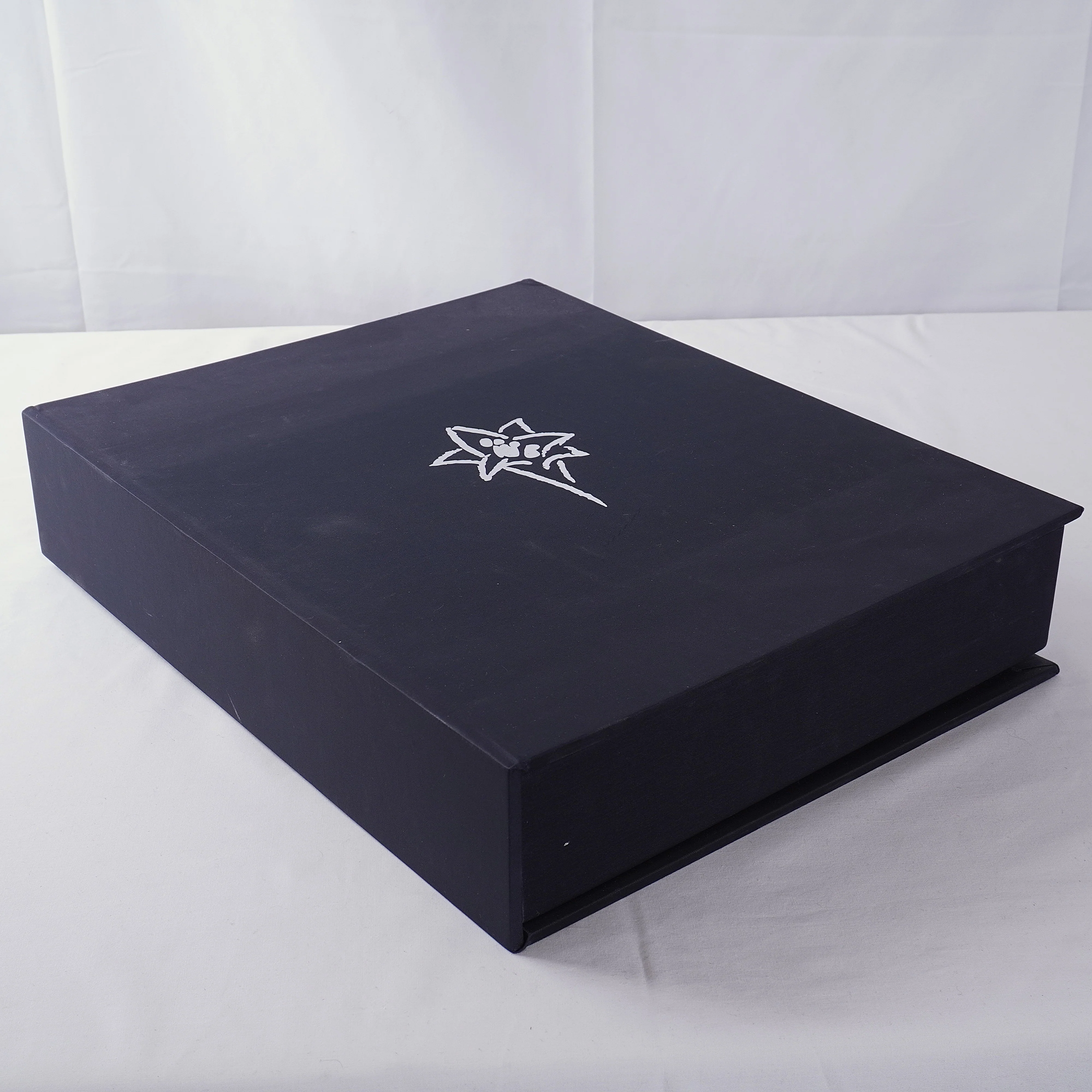 Le Lis Blanc 25th Anniversary Photography Book - Image 3