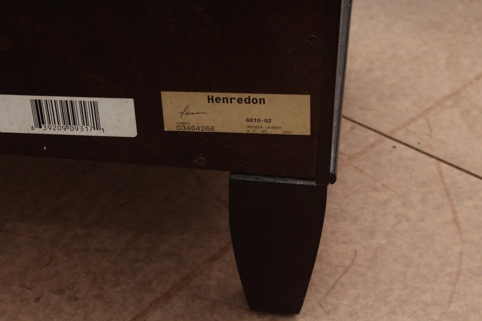 Modern Henredon 3 drawer Dresser with Brass Pulls - Image 6