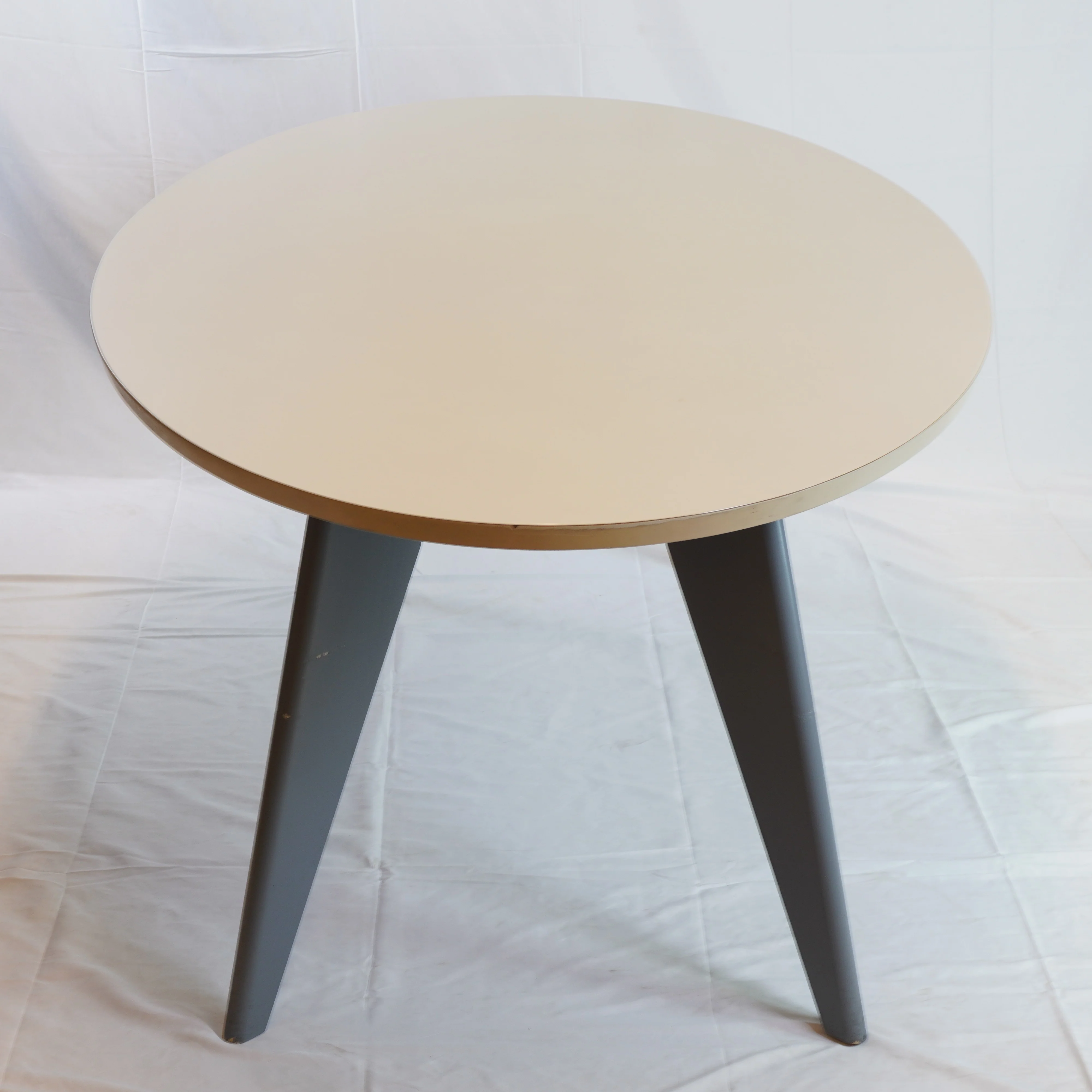 Modern Oval Oak Dining Table - Image 8