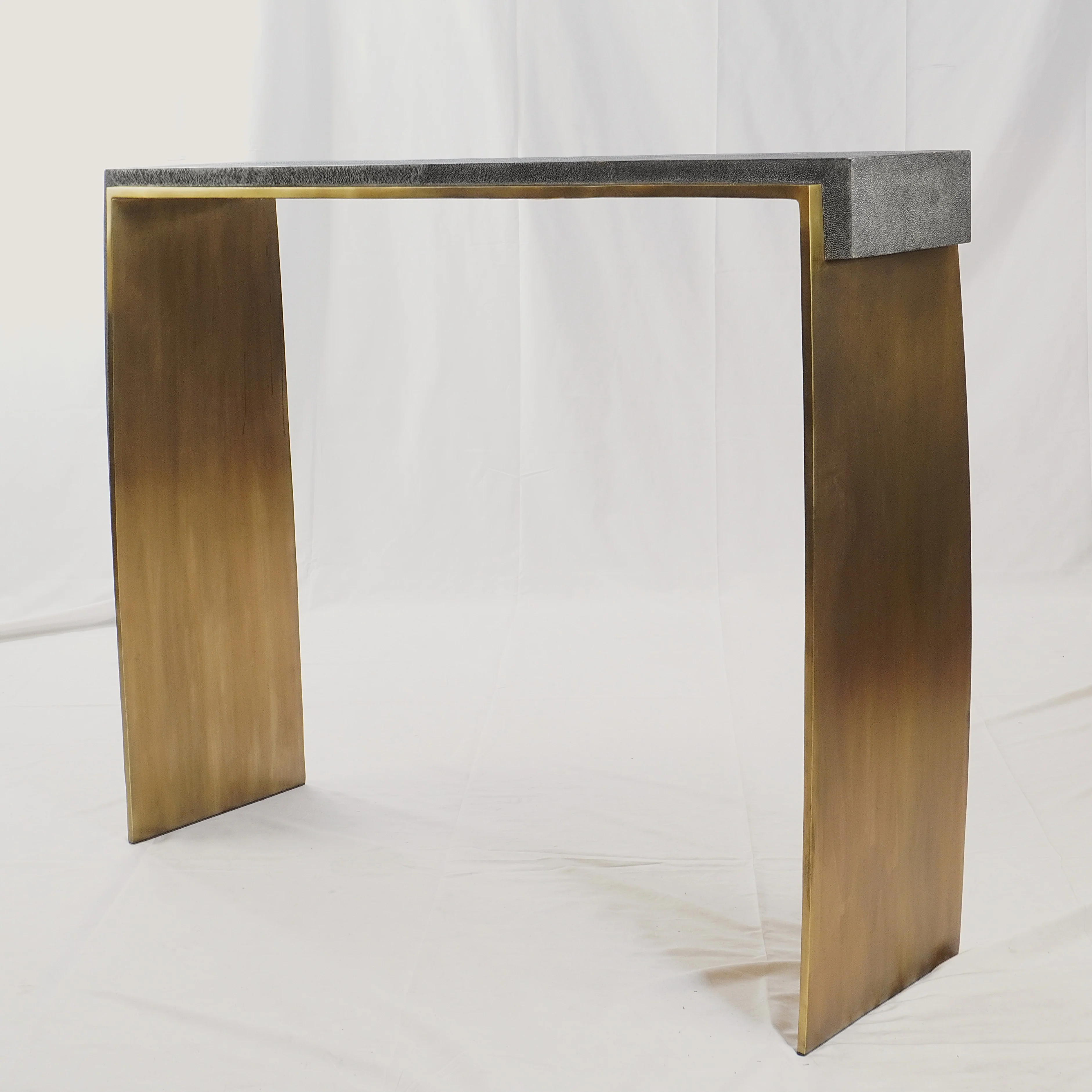 R&Y Augousti Laurens Console Table in Shagreen & Bronze-Patina Brass - Image 4