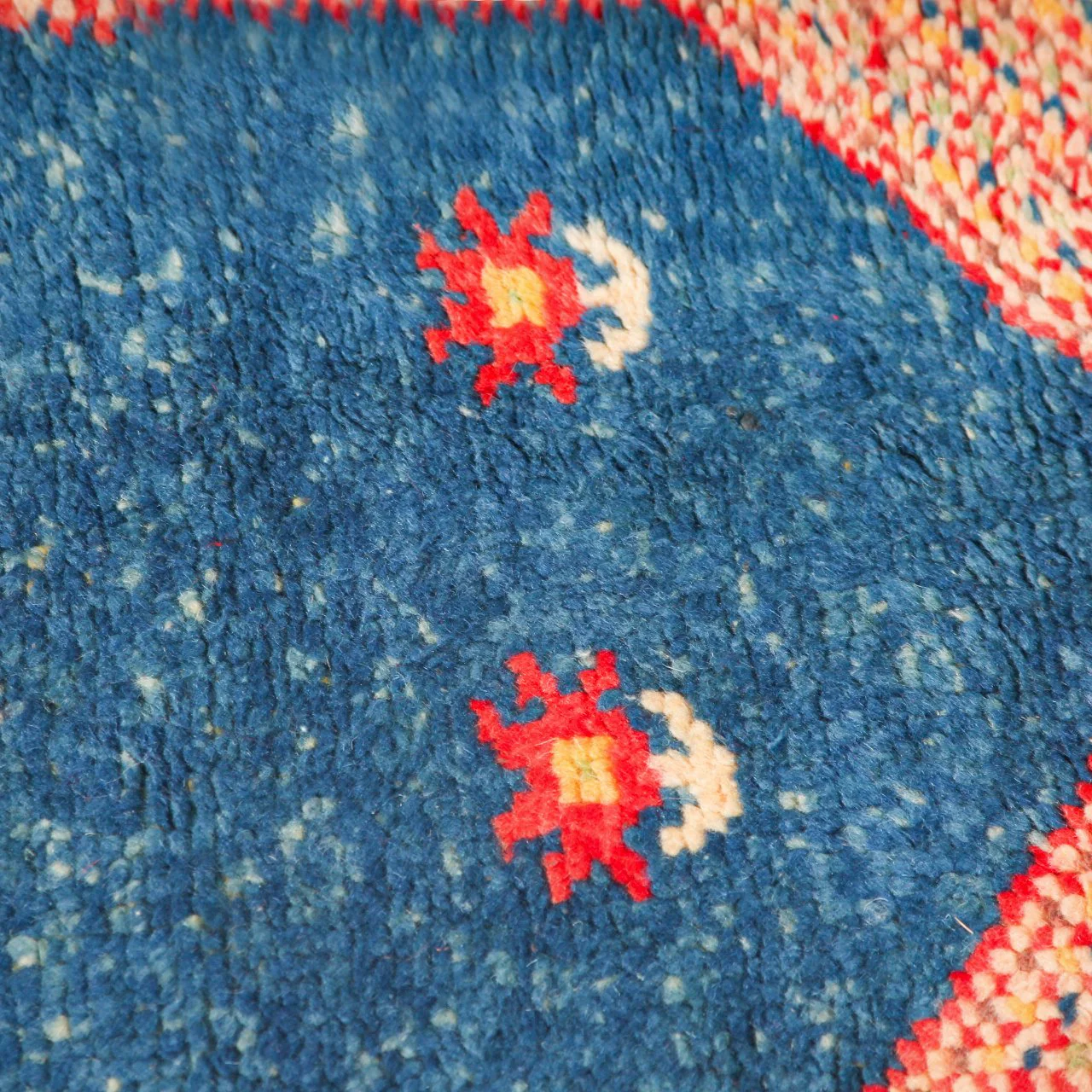 Vintage Ait Ouaouzguite Moroccan Carpet (1 ft 9 in x 3 ft 5 in) - Image 4