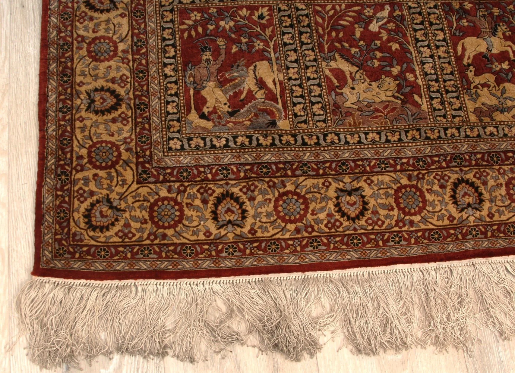 Vintage Bakthtiari Persian Carpet (4 ft 2 in x 6 ft 3 in) - Image 4