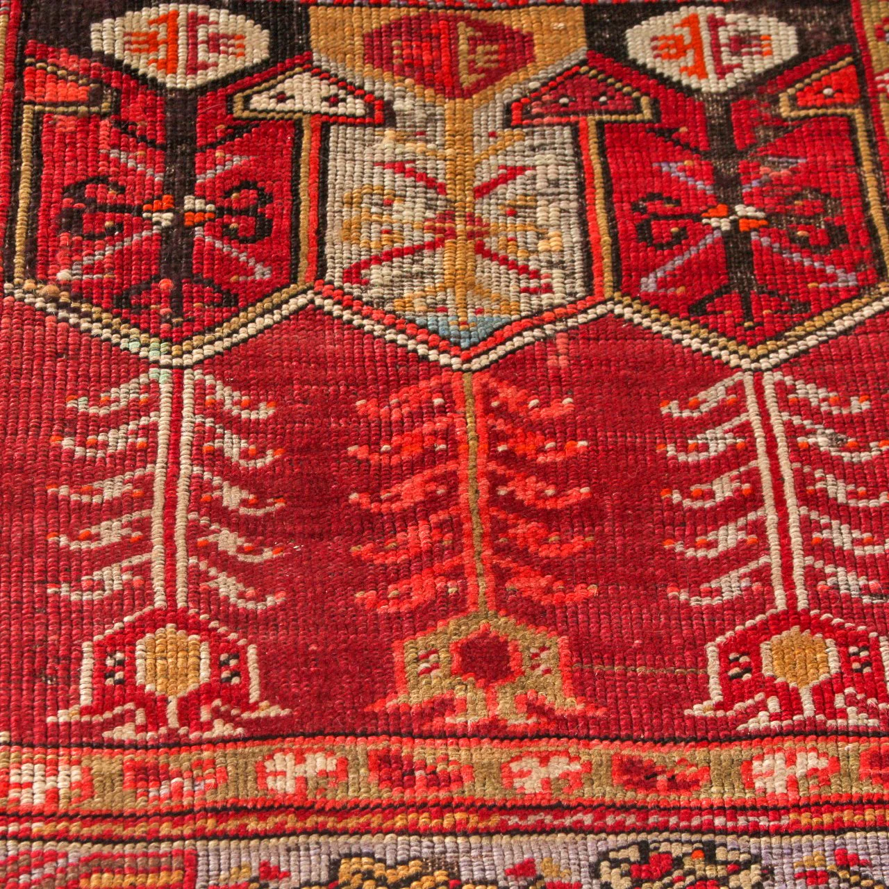 Vintage Bijar Handwoven Tribal Carpet w/ Vegetable Dye (3 ft 10 in x 6 ft 8 in) - Image 4