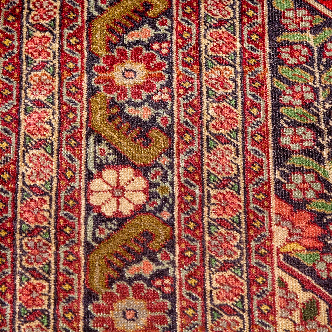 Vintage Dabir Kashan Kork Carpet (3 ft 11 in x 5 ft 2 in) - Image 8