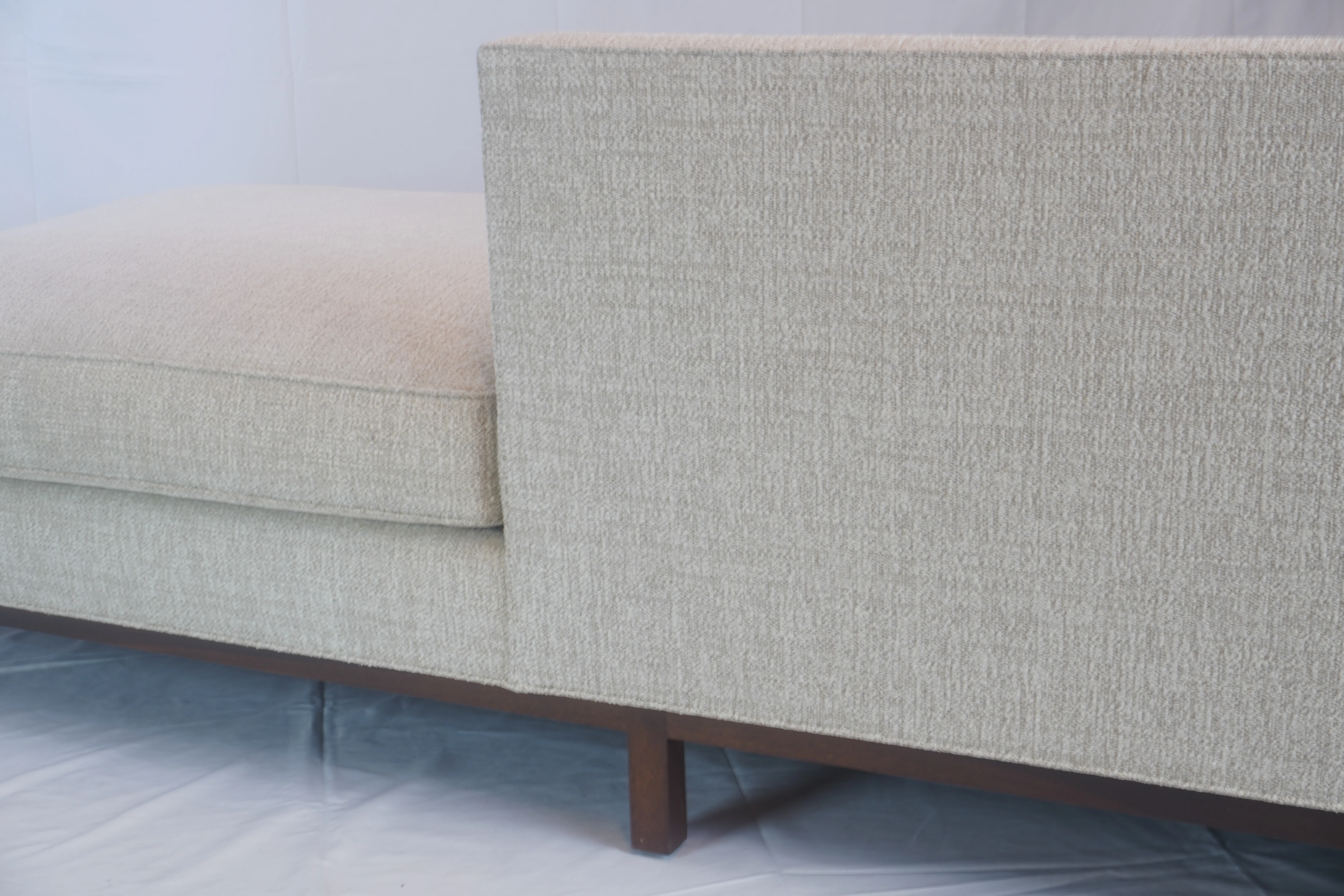 Vintage Edward Wormley Extra Long Chaise - Recently Reupholstered in Boucle Fabric - Image 5