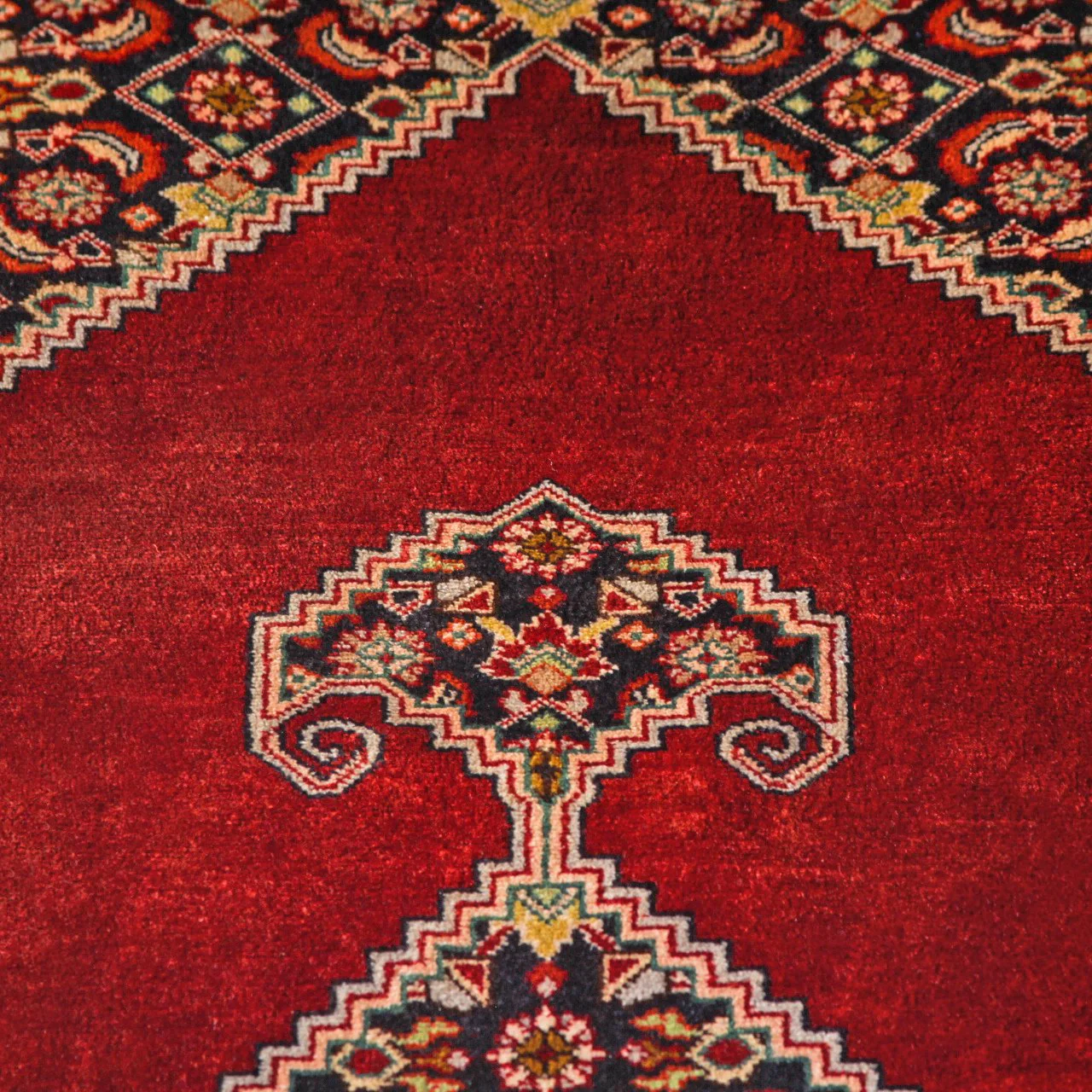 Vintage Farahan Silk Carpet  (3 ft 7 in x 5 ft 6 in) - Image 10