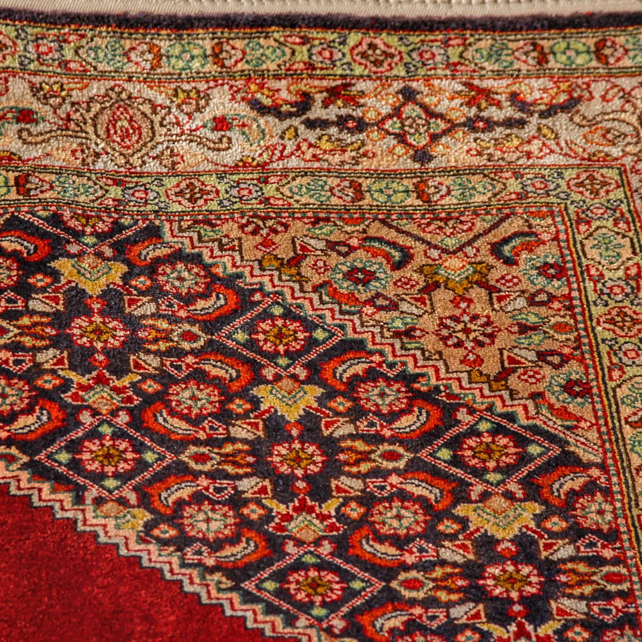 Vintage Farahan Silk Carpet  (3 ft 7 in x 5 ft 6 in) - Image 11