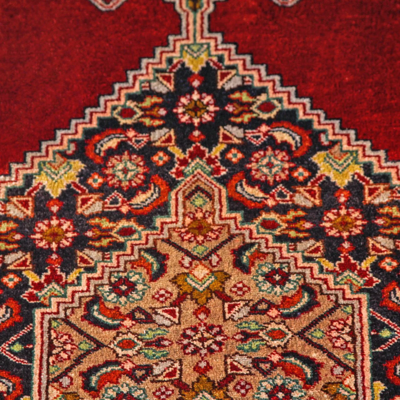Vintage Farahan Silk Carpet  (3 ft 7 in x 5 ft 6 in) - Image 9