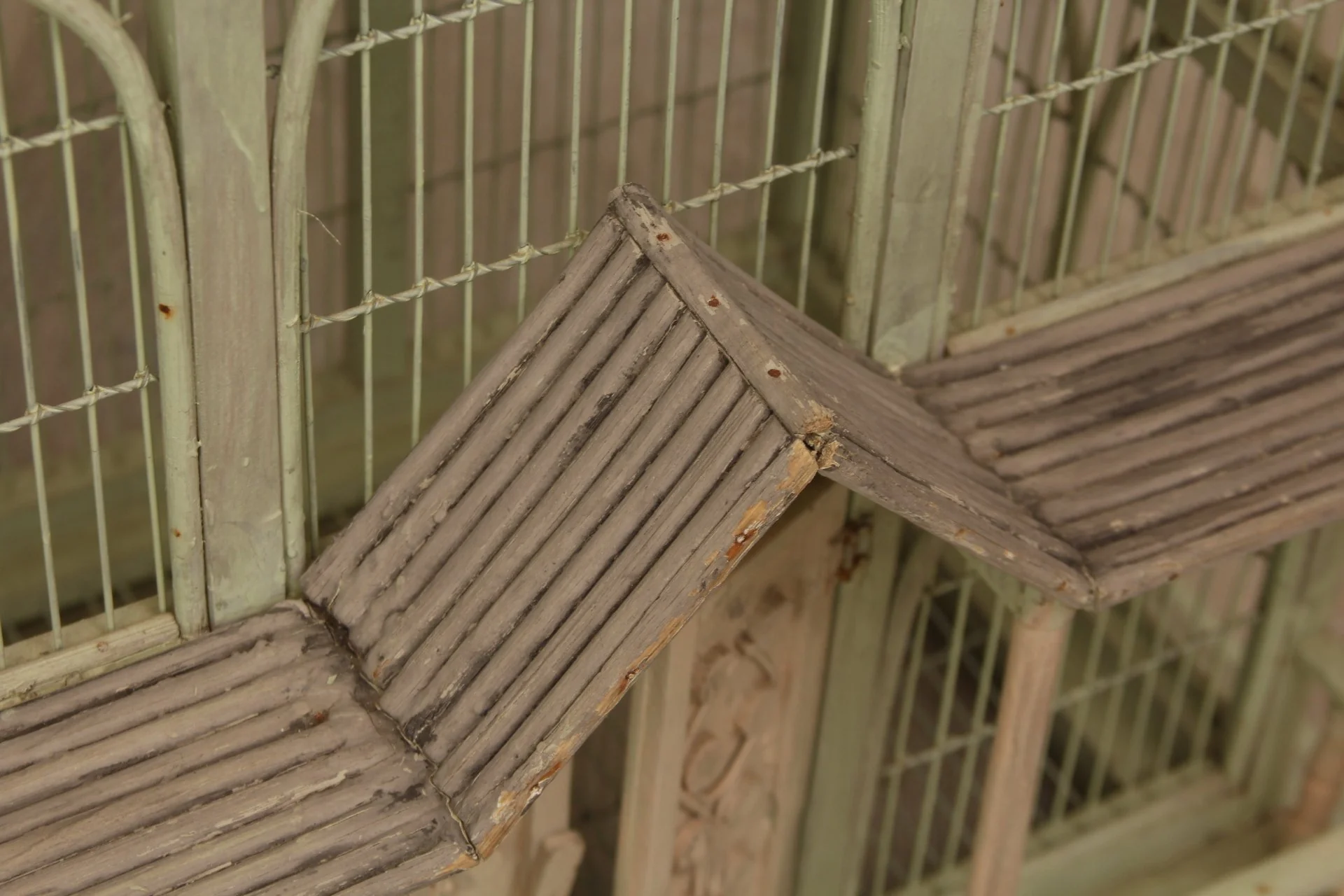 Vintage Gabled Wood & Metal Architectural Birdhouse c1950s - Image 5