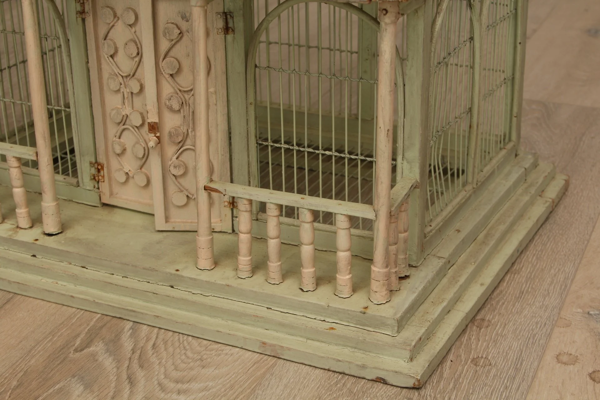 Vintage Gabled Wood & Metal Architectural Birdhouse c1950s - Image 6