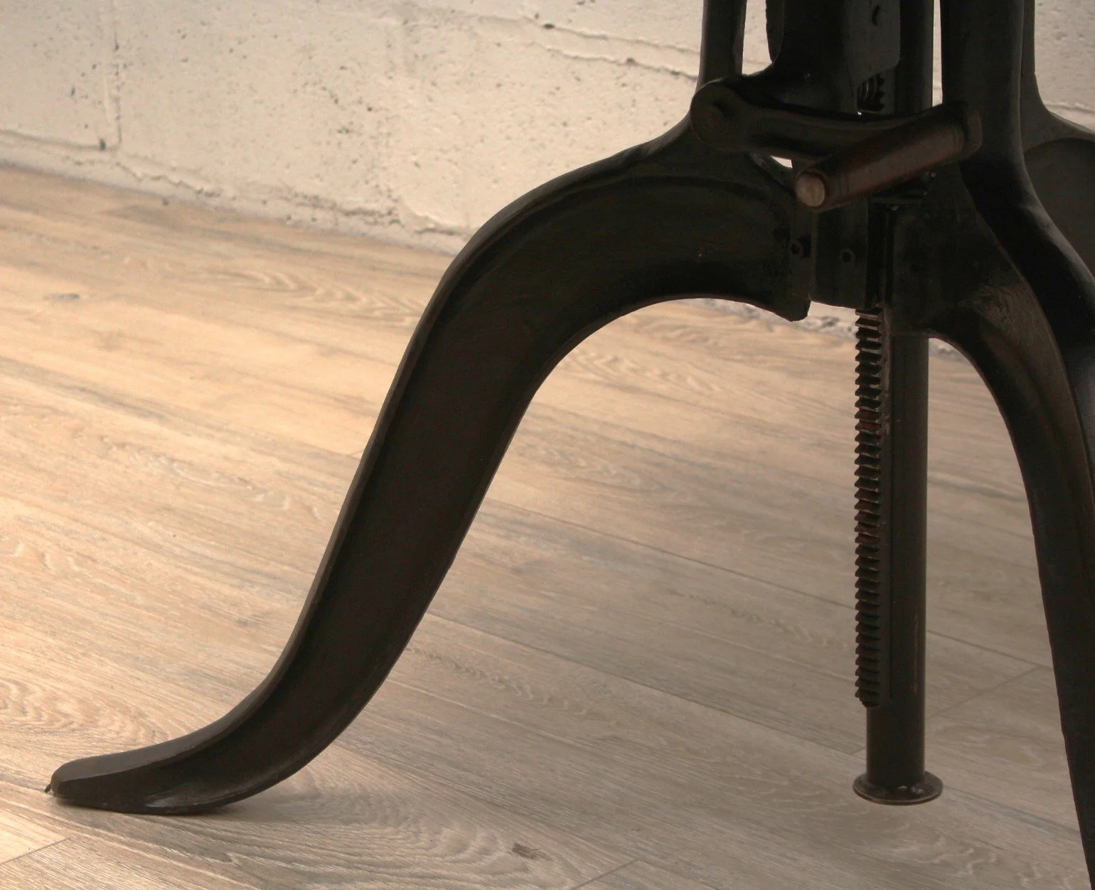 Vintage Industrial Copper Table with Adjustable Crank Cast Iron Base Circa 1970s with Original Pattina - Image 3